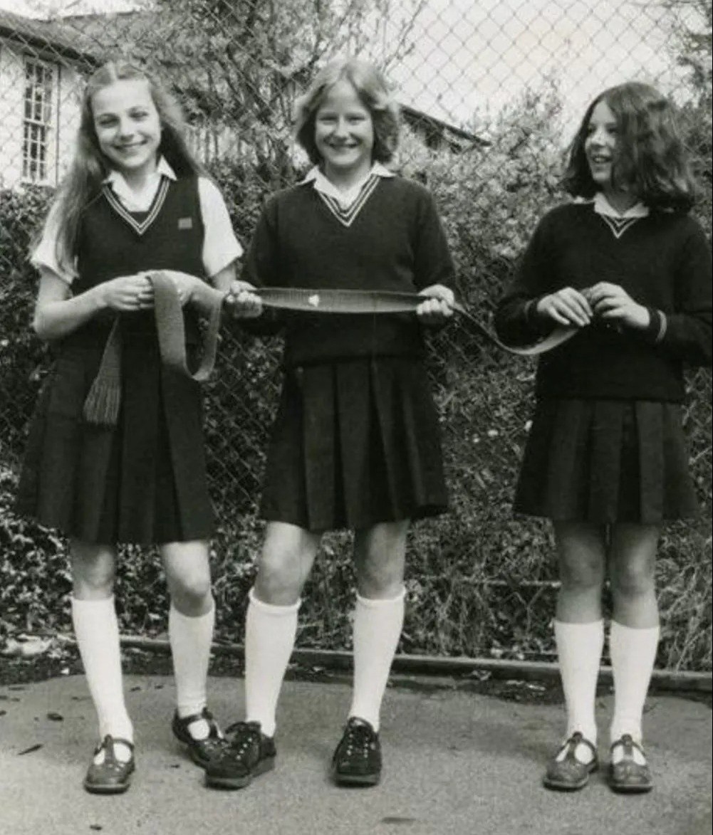 lich su dong phuc nu sinh anh 3