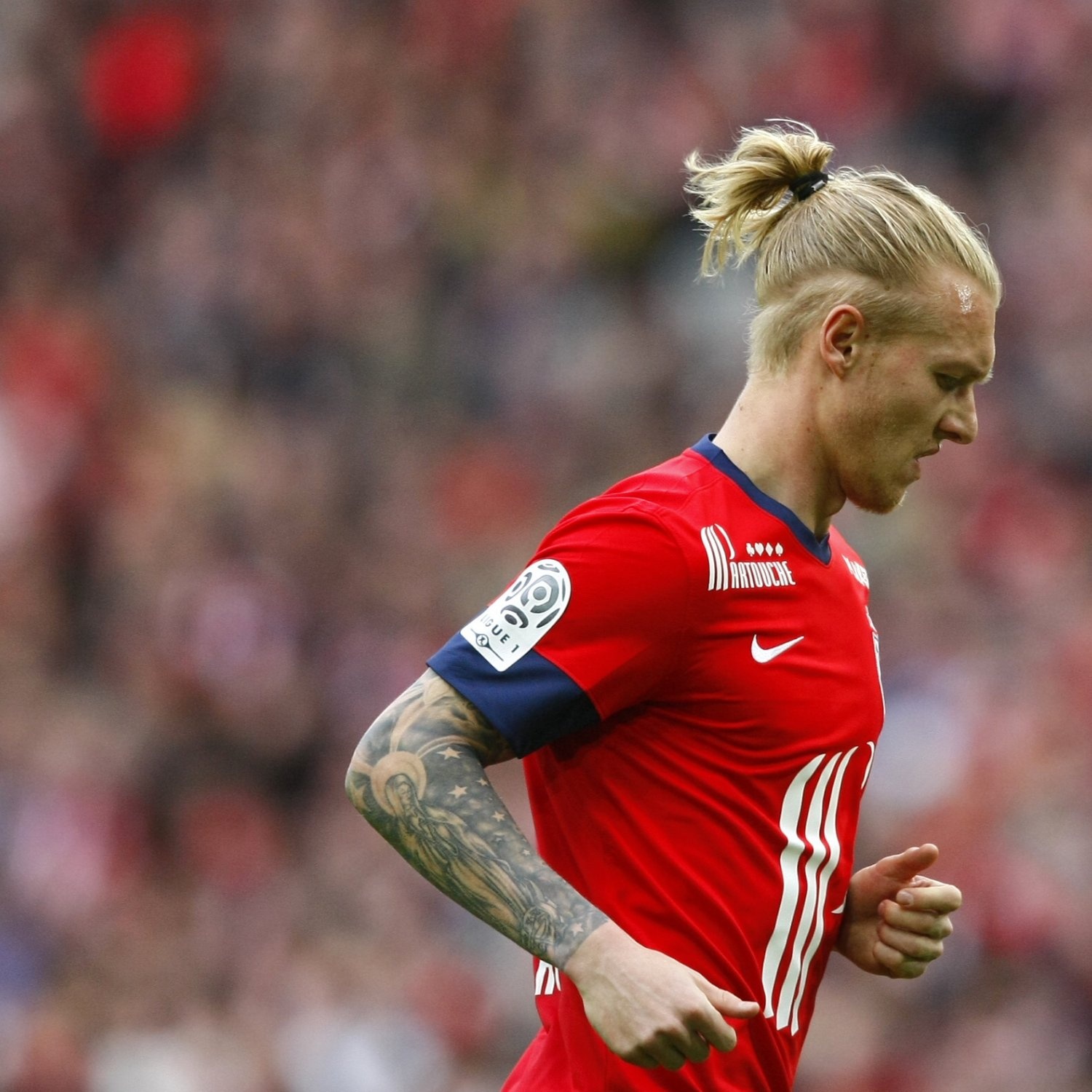 các kiểu tóc của simon kjaer ảnh 5 cac kieu toc cua simon kjaer anh 5