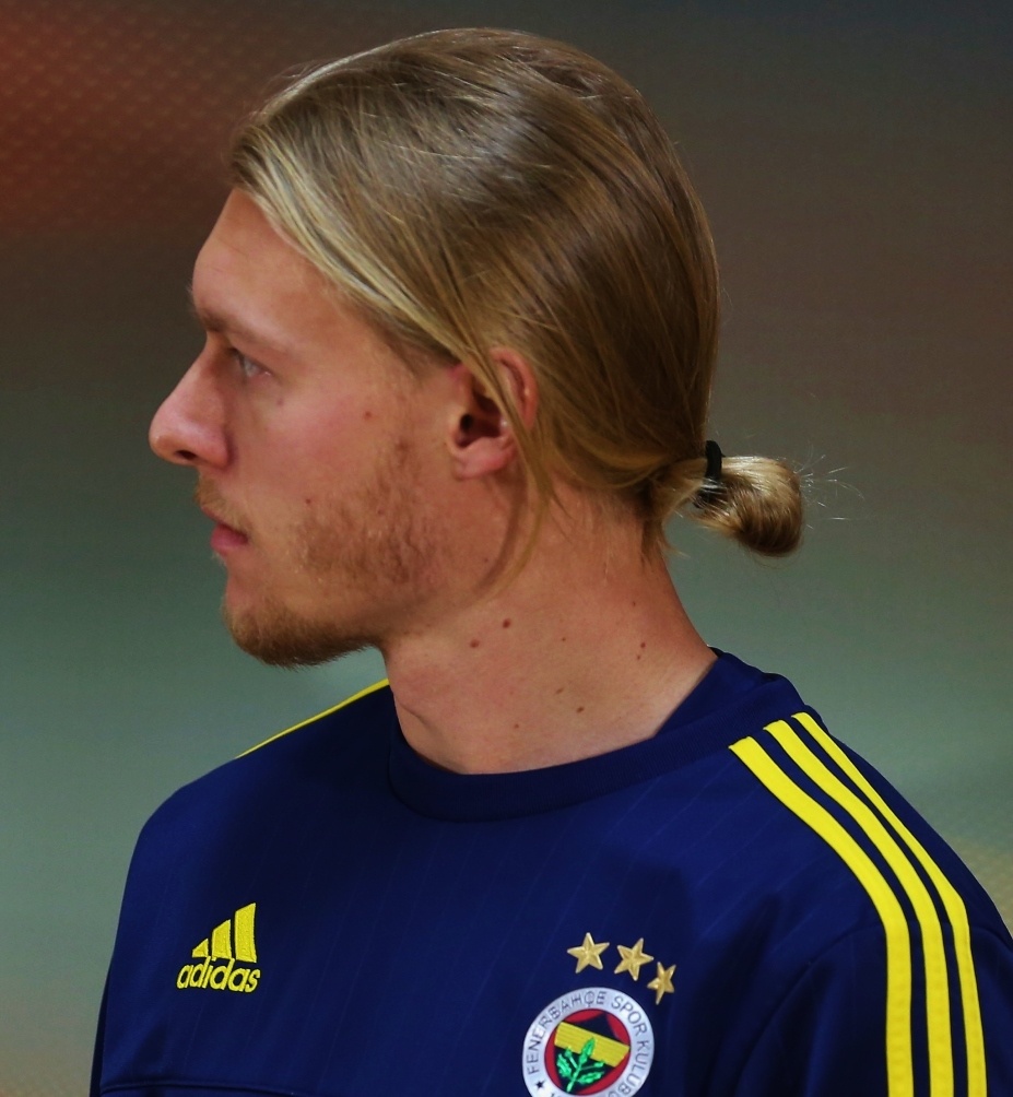các kiểu tóc của simon kjaer ảnh 6 cac kieu toc cua simon kjaer anh 6