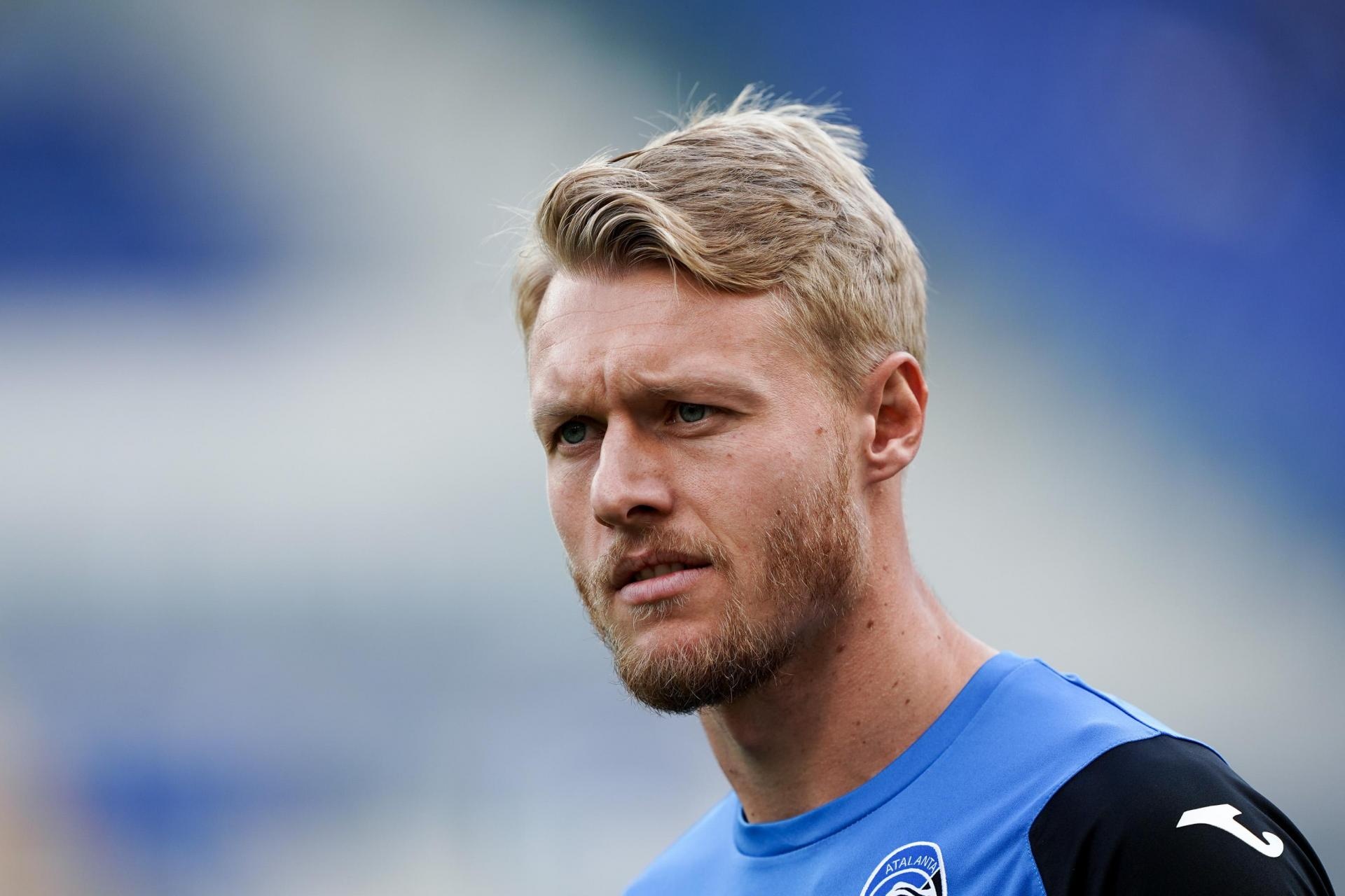 các kiểu tóc của simon kjaer ảnh 3 cac kieu toc cua simon kjaer anh 3