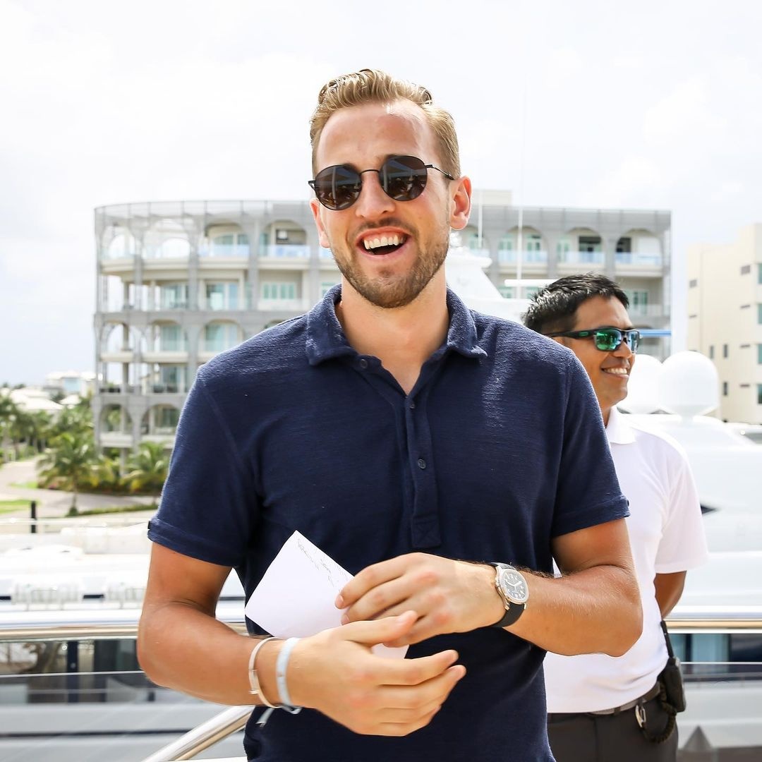 cầu thủ bóng đá đeo đồng hồ gì ảnh 1 cau thu bong da deo dong ho gi anh 1