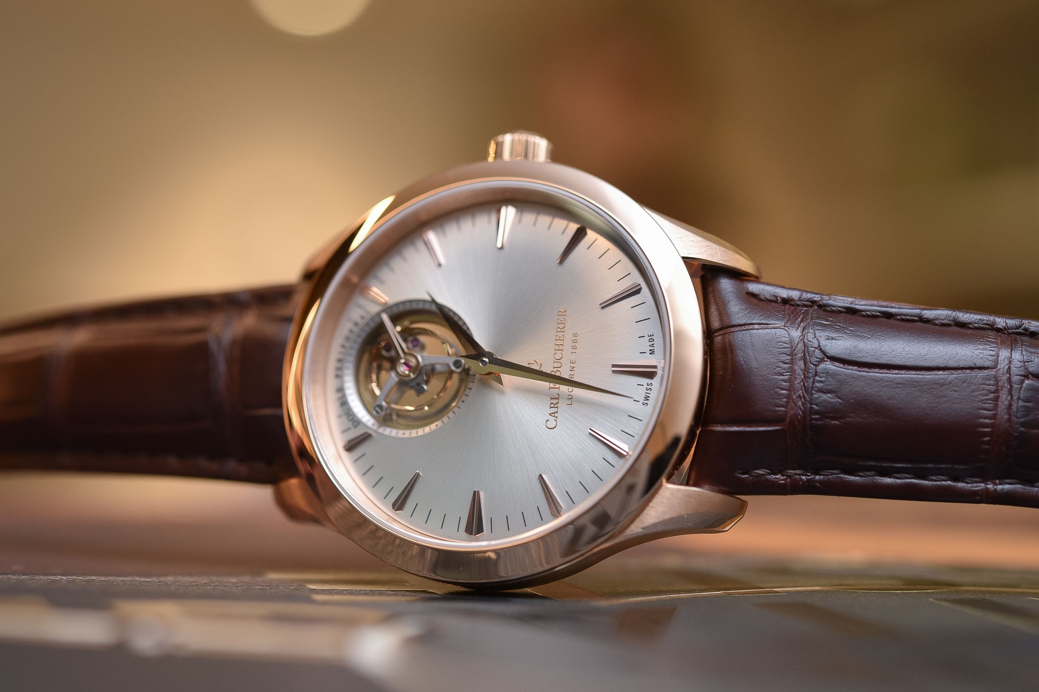 huan luyen vien deo dong ho gi anh 2