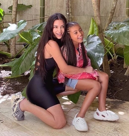 kanye west hỗ trợ kim kardashian kinh doanh ảnh 3 kanye west ho tro kim kardashian kinh doanh anh 3