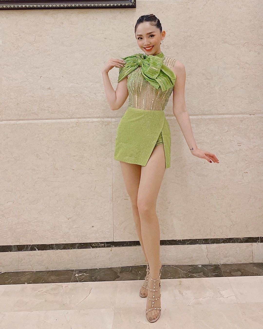 nghệ sĩ mặc quần bảo hộ ảnh 5 nghe si mac quan bao ho anh 5