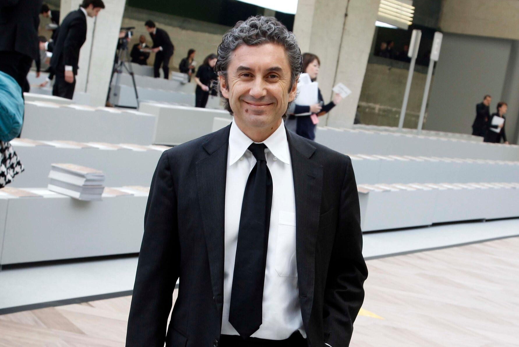 doanh so ban hang cua burberry tang anh 2