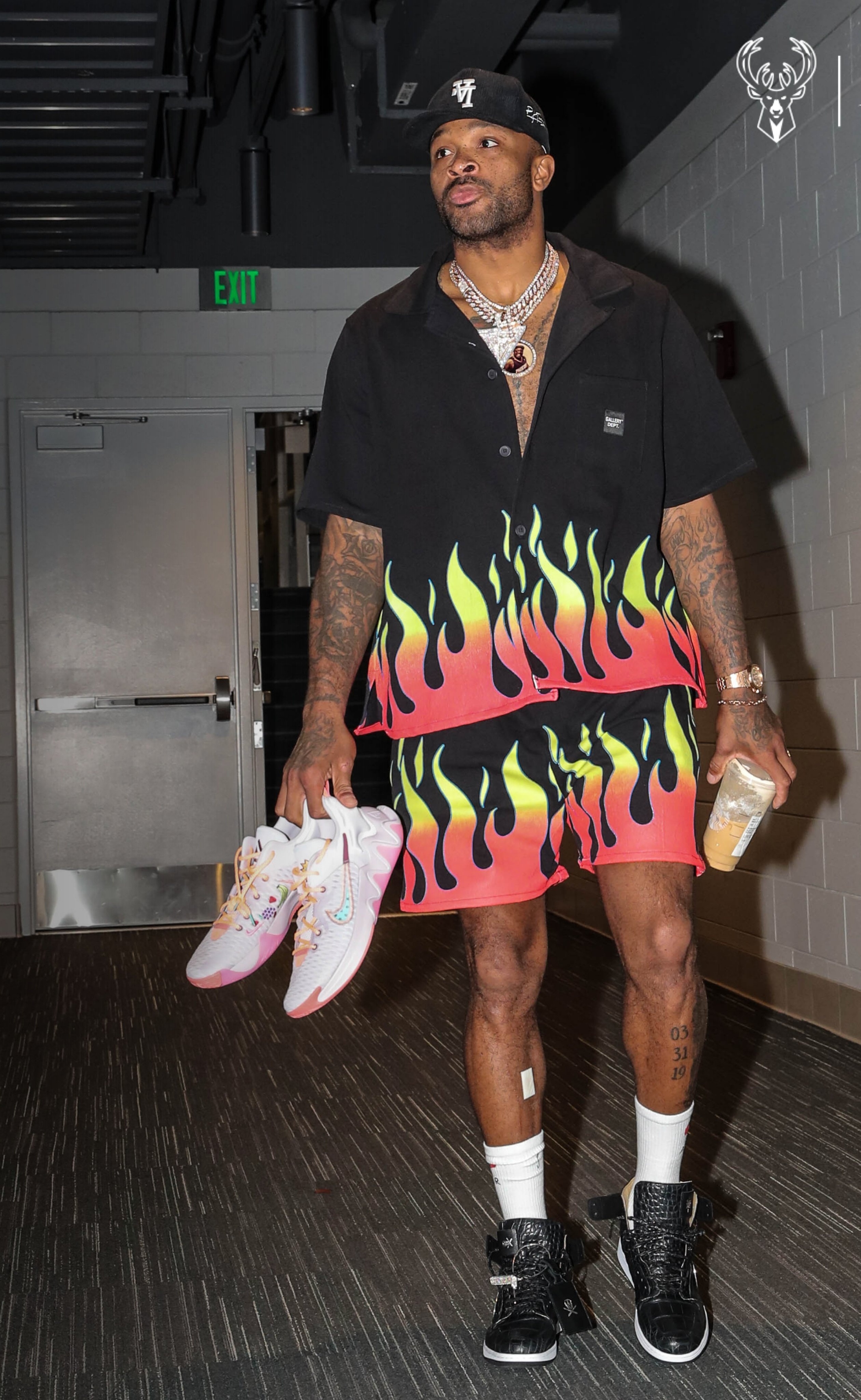 PJ Tucker di giay nam kim cuong anh 2