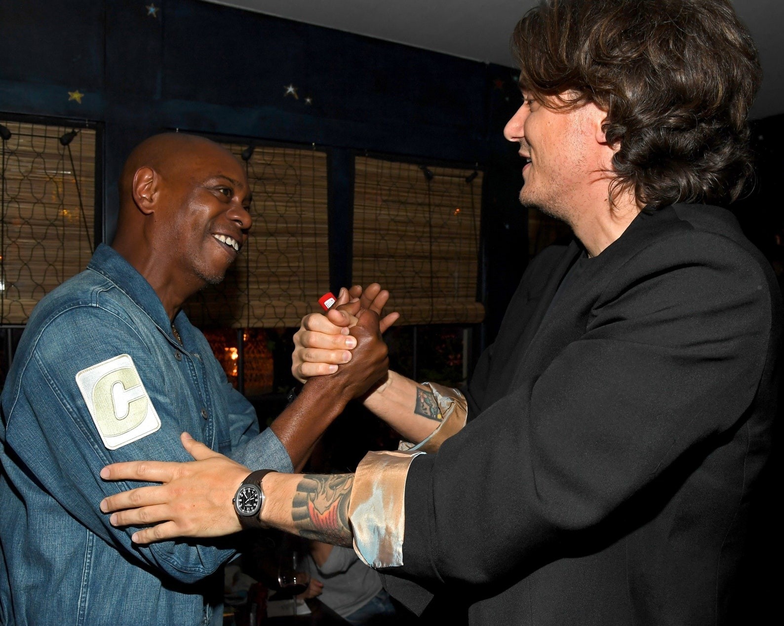 nguoi noi tieng deo dong ho gi anh 5