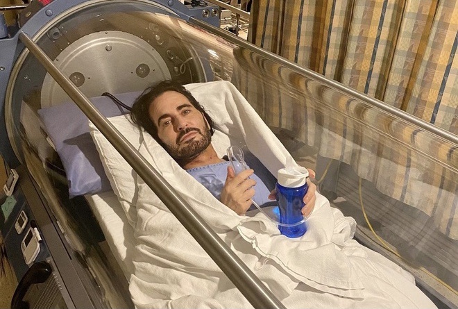 Marc Jacobs chi hang nghin USD de phau thuat nang co mat hinh anh