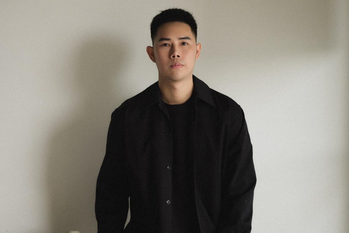 Lam Gia Khang lot top 8 nha thiet ke cua Vogue Australia hinh anh