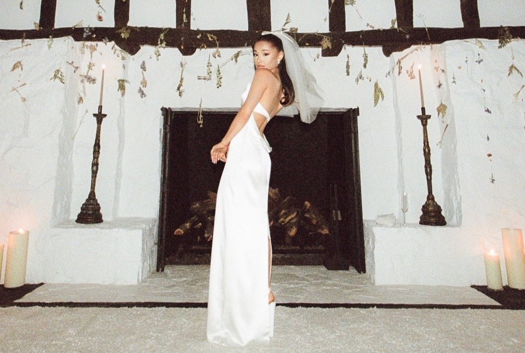 vay cuoi noi tieng nhat anh 13