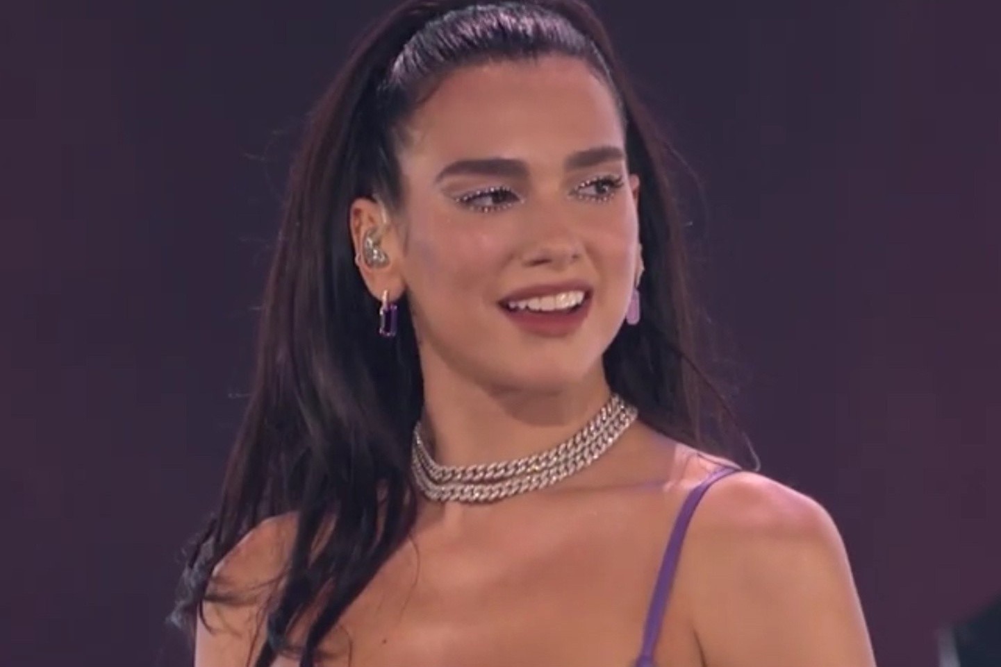 Loi trang phuc cua Dua Lipa hinh anh