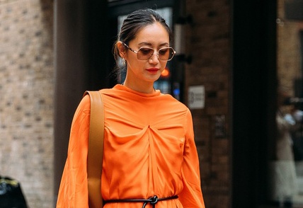 Phong cach choi mat o Tuan le thoi trang London hinh anh