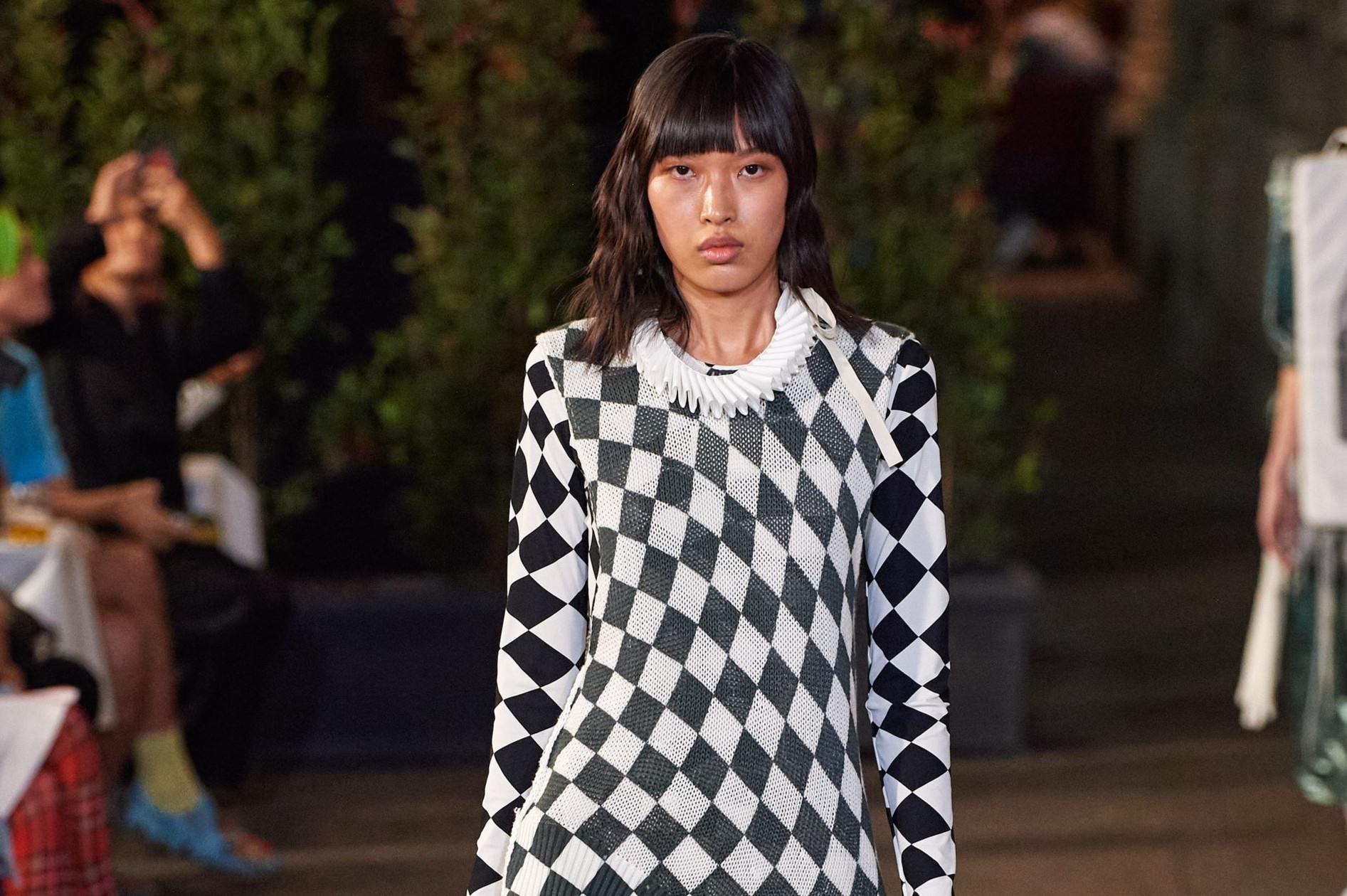 Phuong Oanh trinh dien o Tuan le thoi trang Milan hinh anh