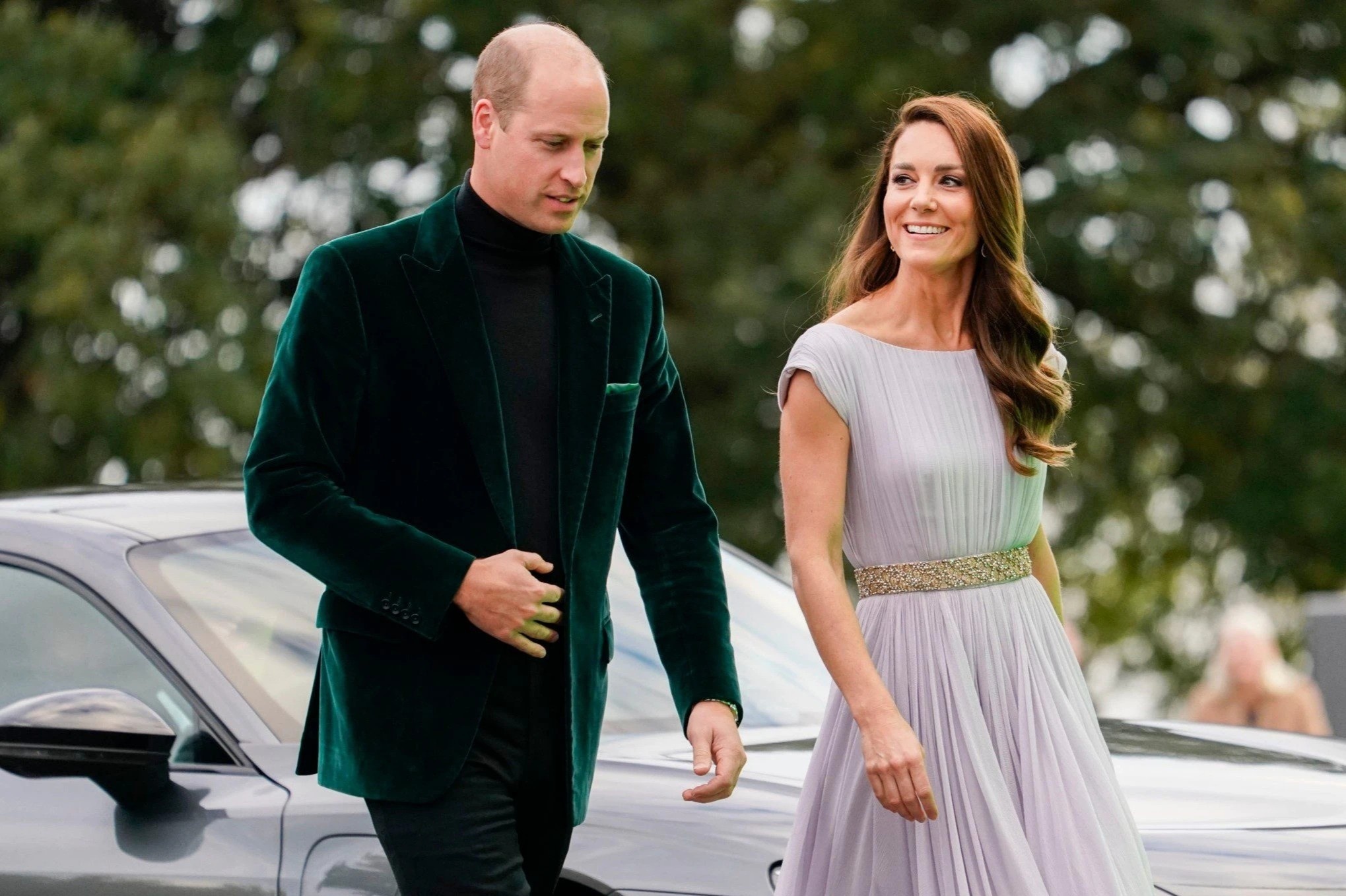 Ly do Hoang tu William va vo mac do cu hinh anh