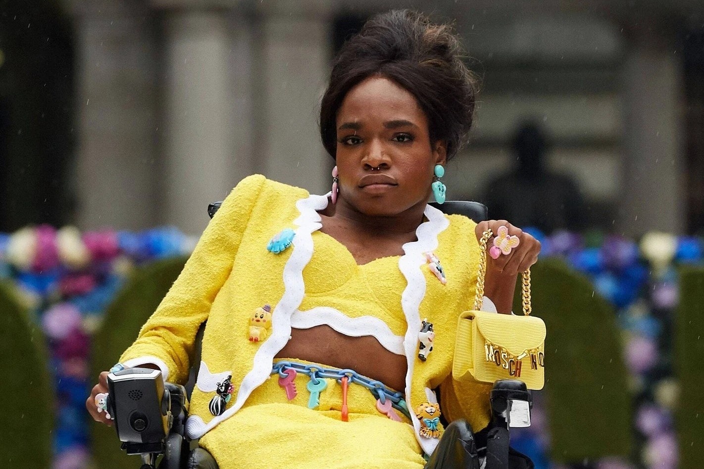 Nguoi mau ngoi xe lan lam nen lich su hinh anh