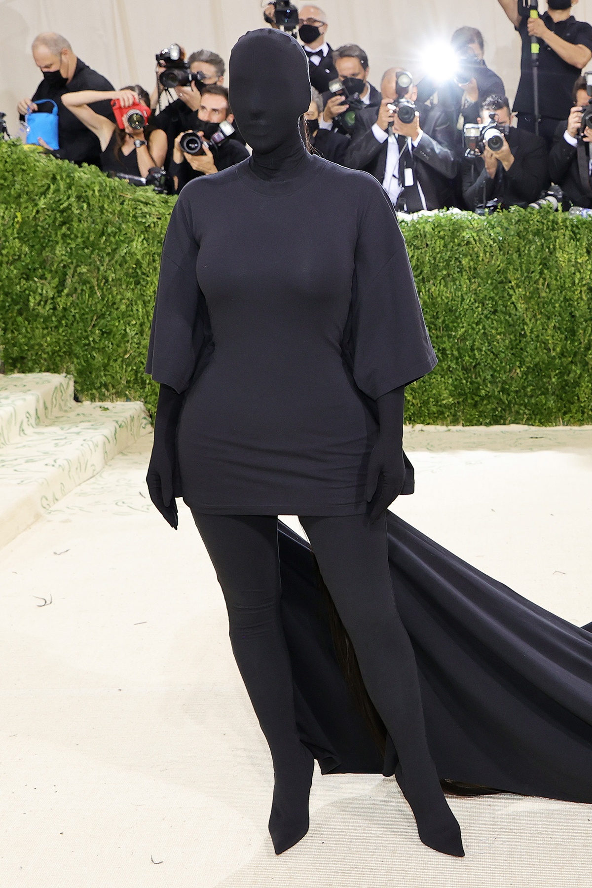 thời trang kim kardashian được vinh danh ảnh 2 thoi trang kim kardashian duoc vinh danh anh 2