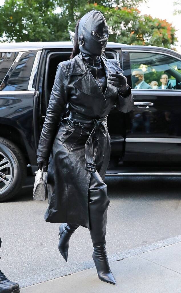 thời trang kim kardashian được vinh danh ảnh 3 thoi trang kim kardashian duoc vinh danh anh 3