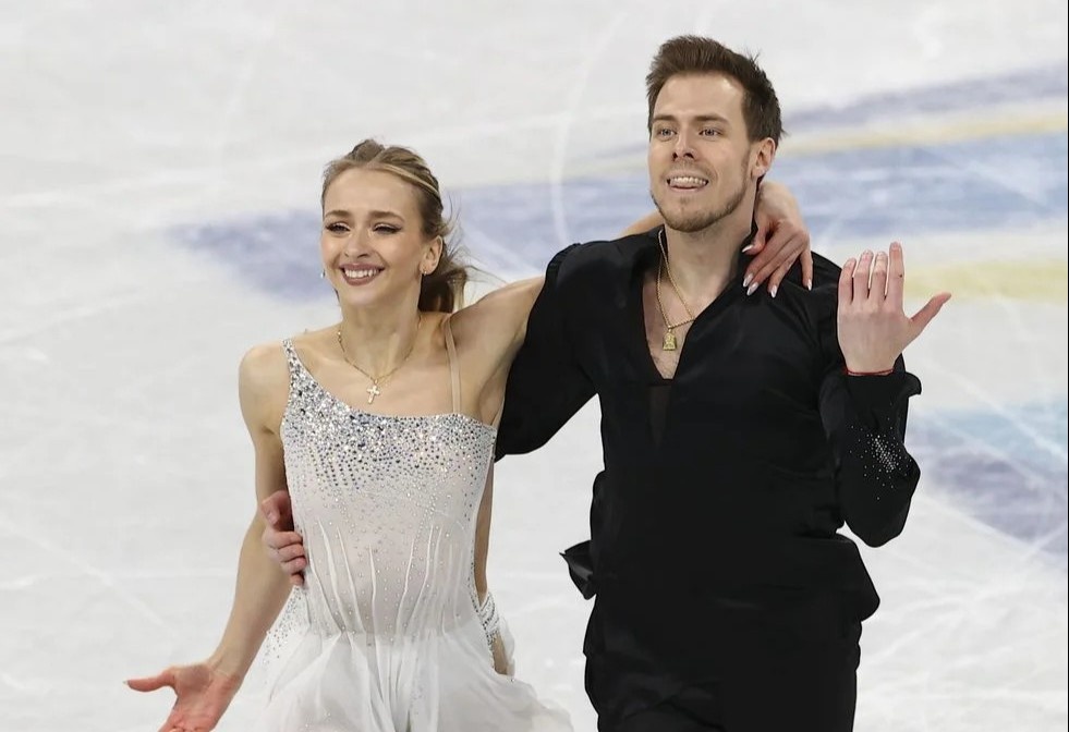 Trang phuc truot bang dep nhat tai the van hoi hinh anh