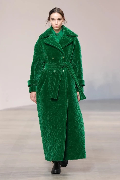 sao Viet o show thoi trang nuoc ngoai anh 19