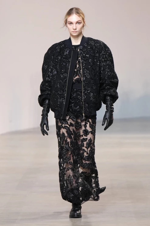 sao Việt ở show thời trang nước ngoài ảnh 15 sao Viet o show thoi trang nuoc ngoai anh 15