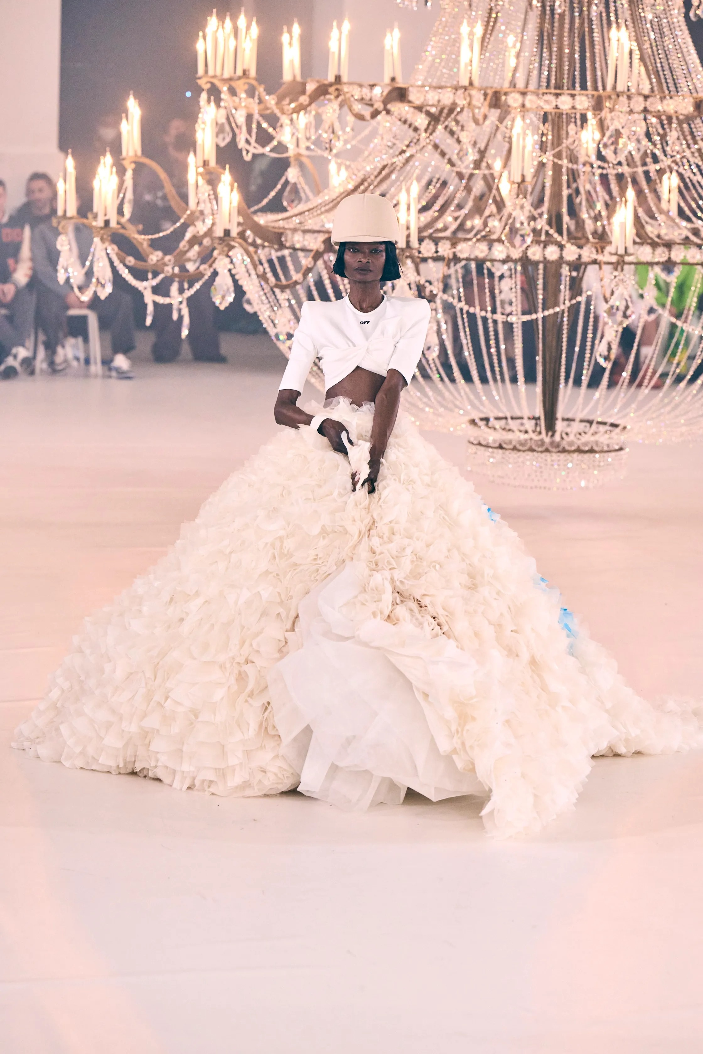 trang phục kylie jenner ở met gala ảnh 2 trang phuc kylie jenner o met gala anh 2