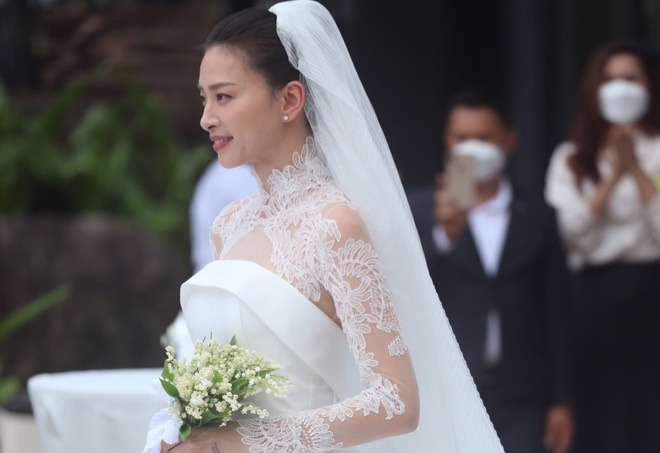 Vay cuoi cua Ngo Thanh Van hinh anh