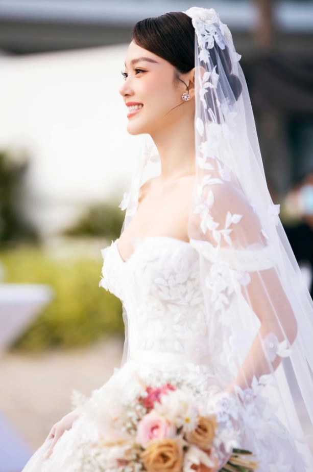 váy cưới minh hằng ảnh 2 vay cuoi minh hang anh 2