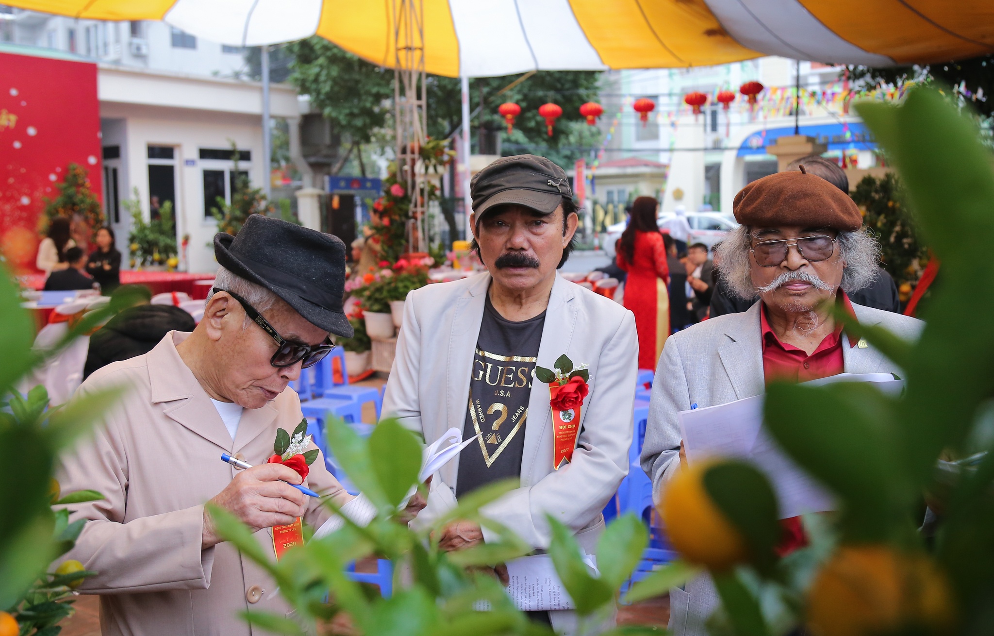 Quat,  buoi chu tai loc tien trieu mot cap tai lang quat Tu Lien anh 1