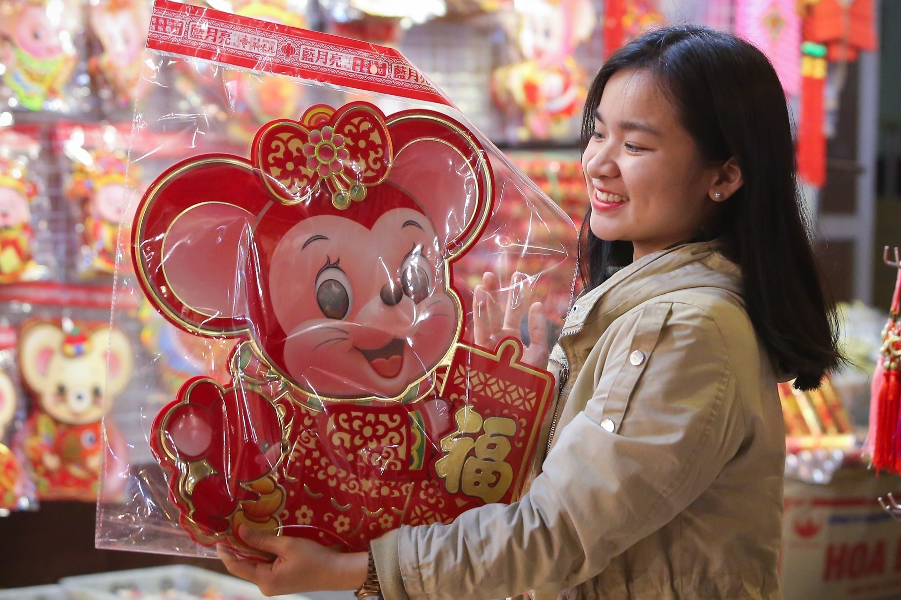 Do trang tri Tet hinh chuot nhuom do pho Hang Ma hinh anh