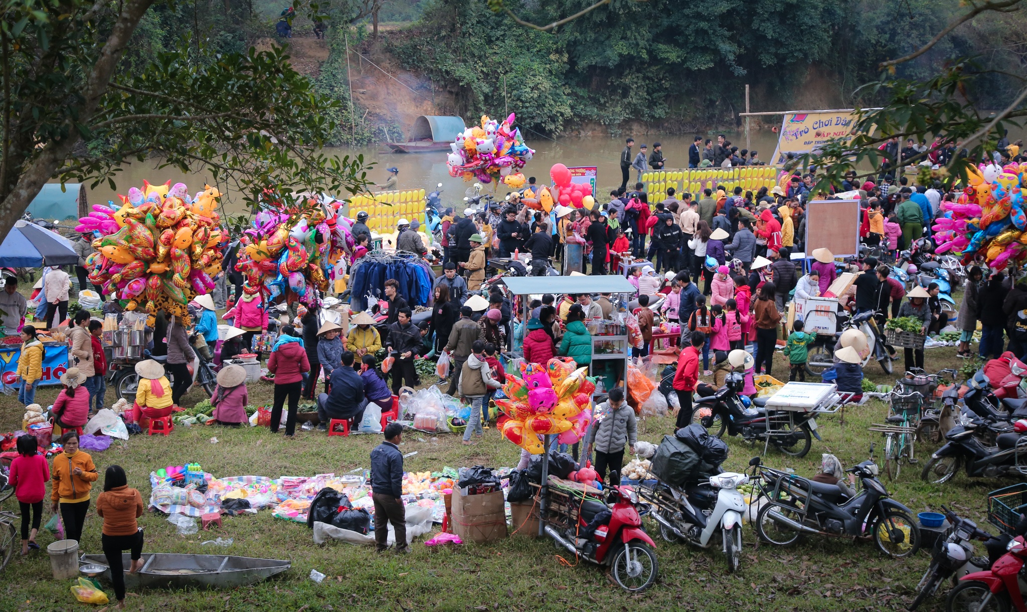 nem ca chua cau may anh 1