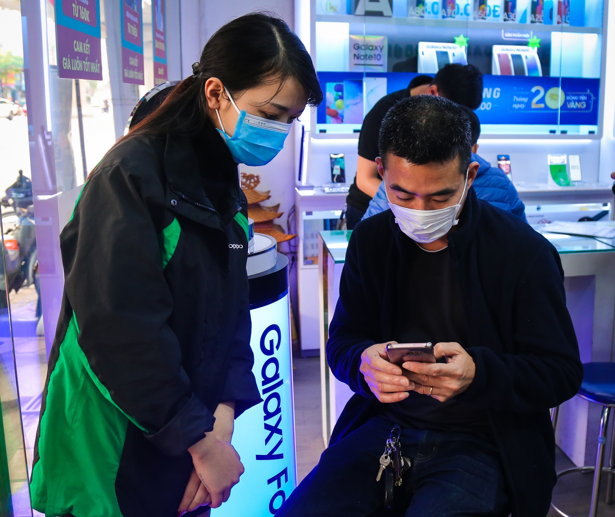 Nguoi dan Cau Giay so bi lay virus anh 3