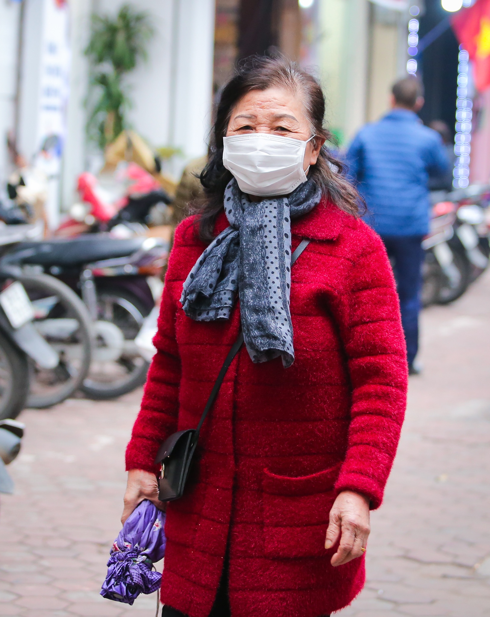 nguoi Ha Noi mua khau trang phong benh anh 4