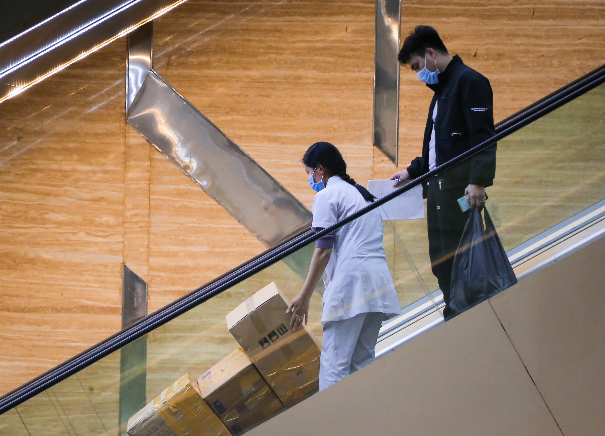 nguoi Ha Noi mua khau trang phong benh anh 9