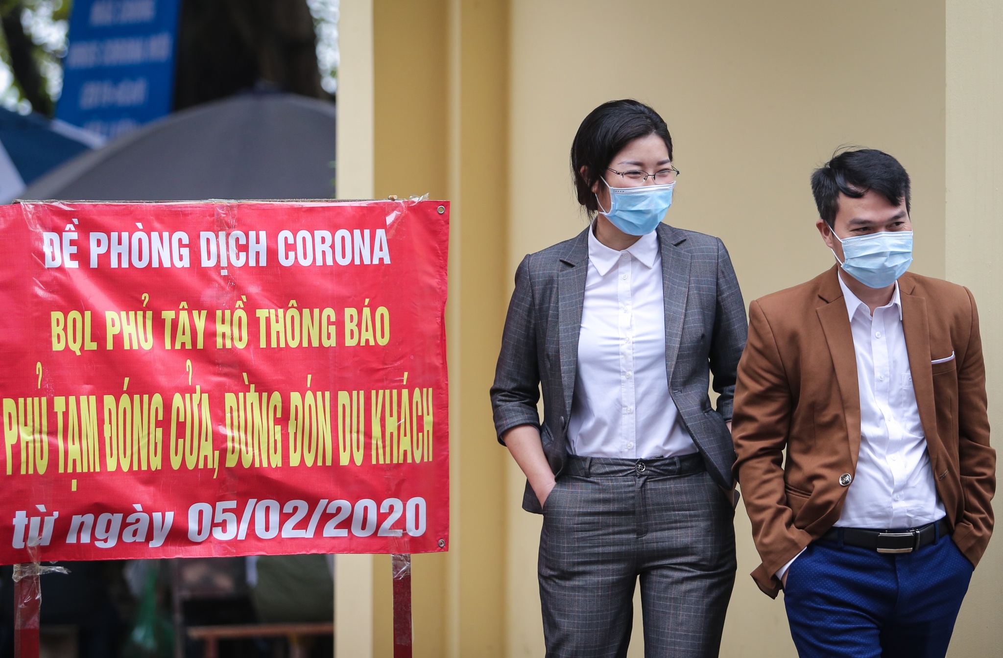 tam dong cua den chua phong dich anh 2