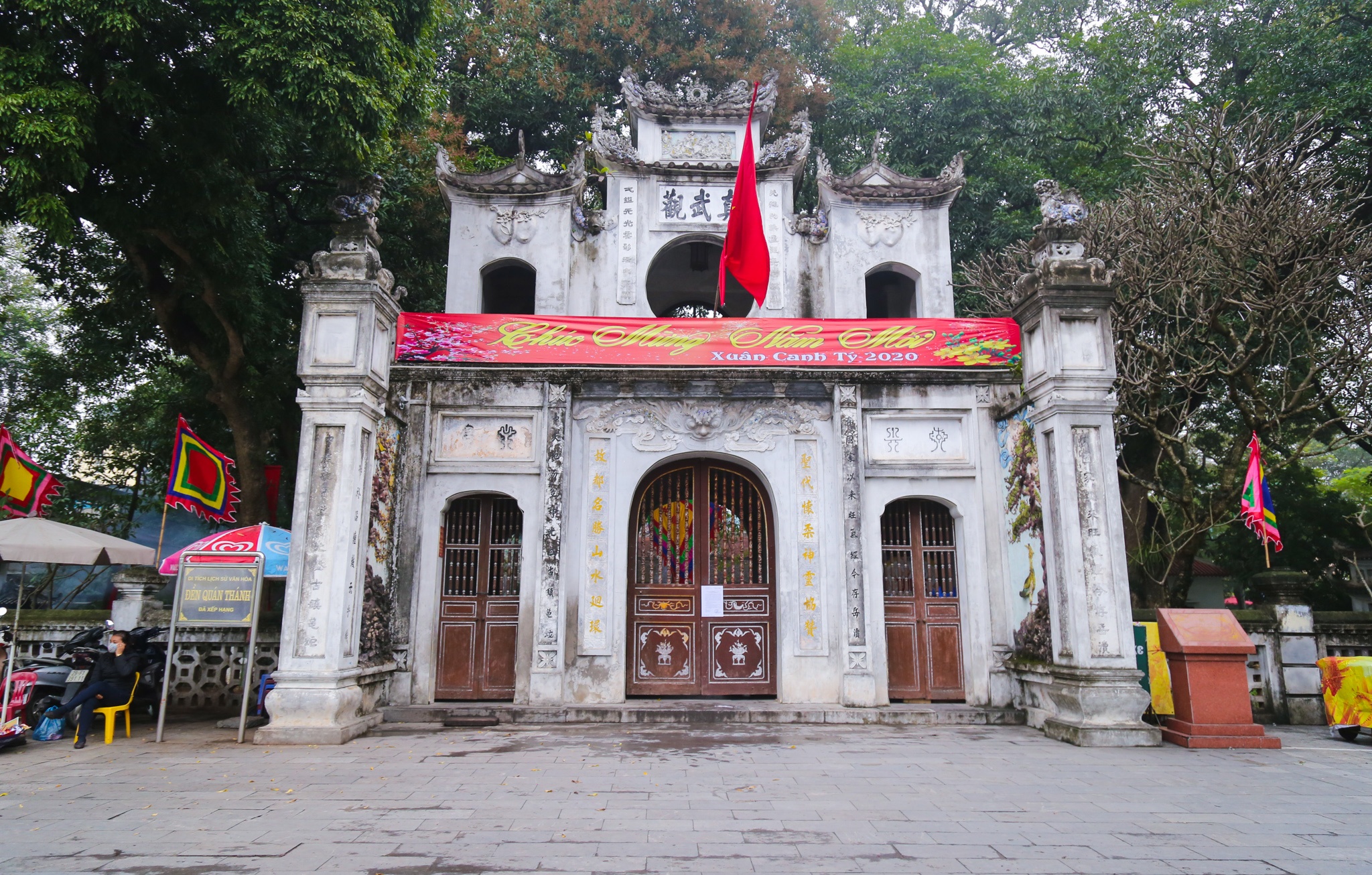 tam dong cua den chua phong dich anh 9