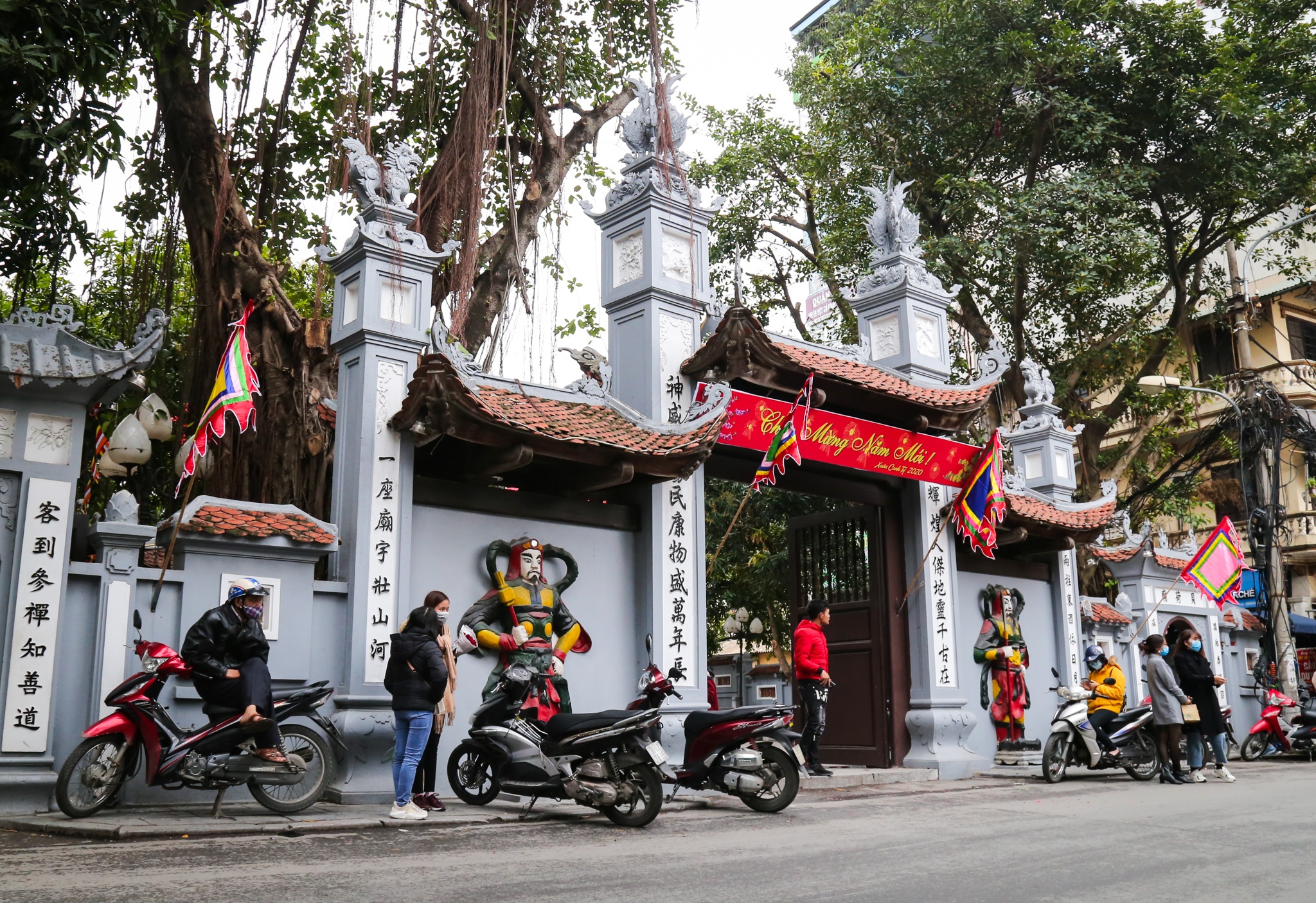 giới trẻ Hà Nội đi chùa Hà cầu duyên ảnh 1 gioi tre Ha Noi di chua Ha cau duyen anh 1