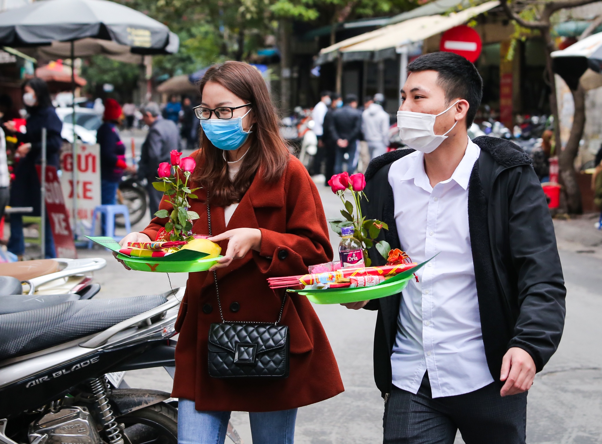 giới trẻ Hà Nội đi chùa Hà cầu duyên ảnh 2 gioi tre Ha Noi di chua Ha cau duyen anh 2