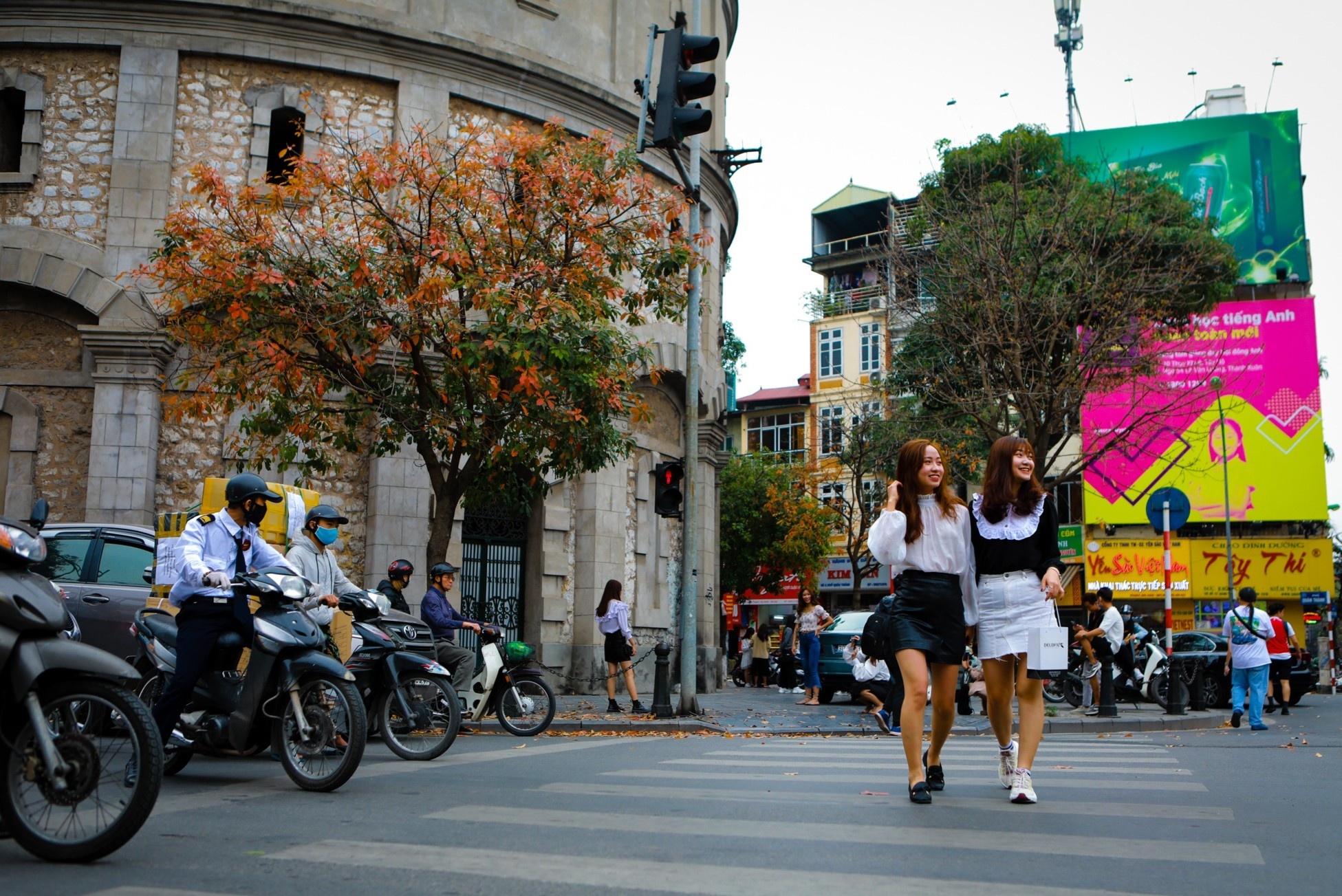 Ha Noi mua cay thay la thu hut gioi tre anh 8