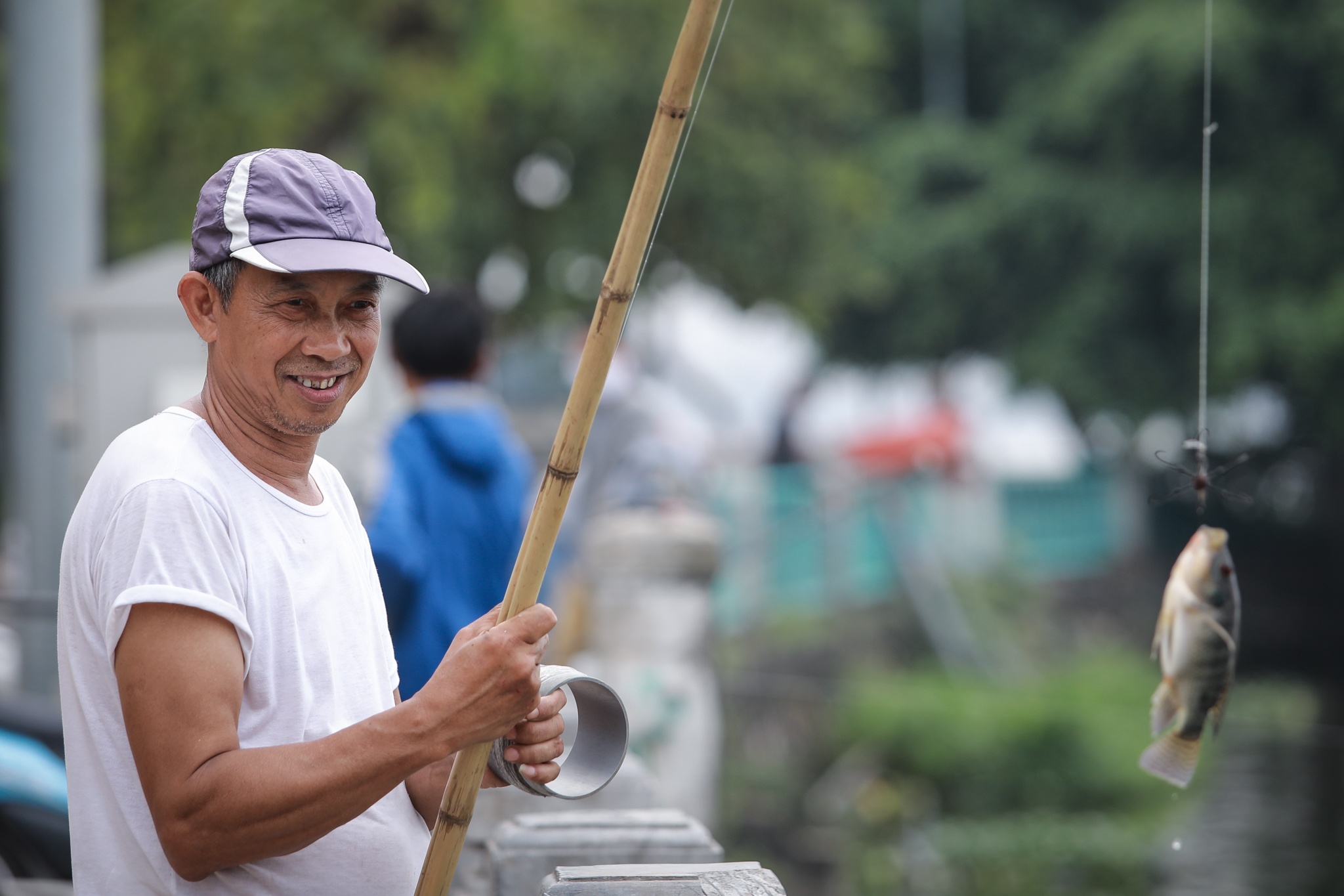 Nguoi gia lac quan truoc dich benh Covid-19 anh 7