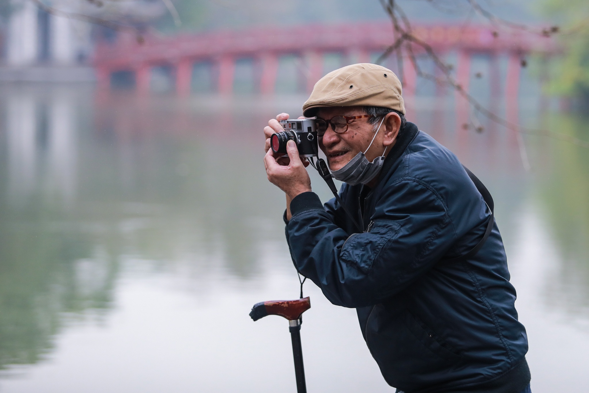 Nguoi gia lac quan truoc dich benh Covid-19 anh 11