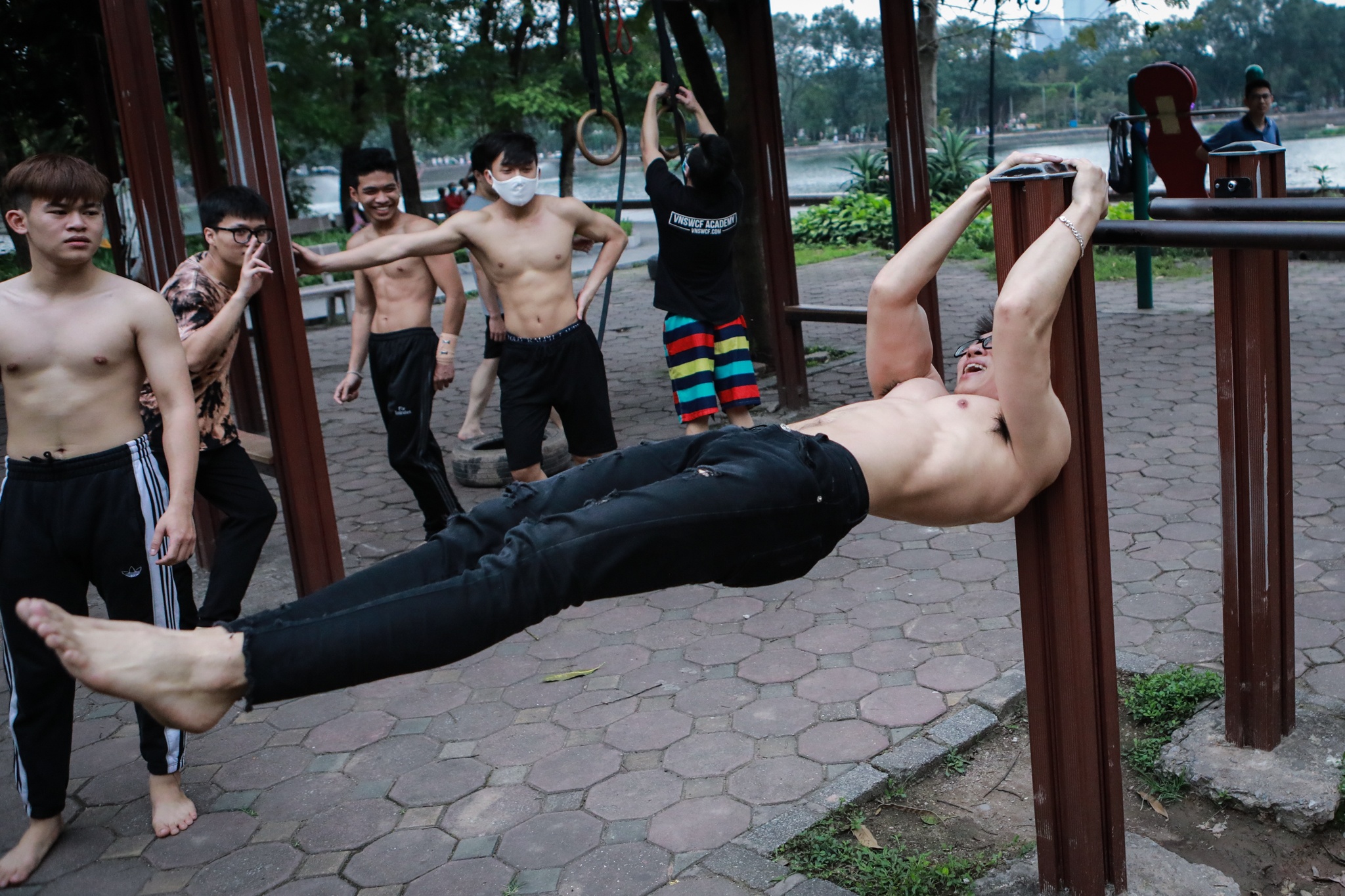 Cong vien dong kin,  phong gym dong,  dich benh,  dong cua quan xa,  Covid-19 anh 5