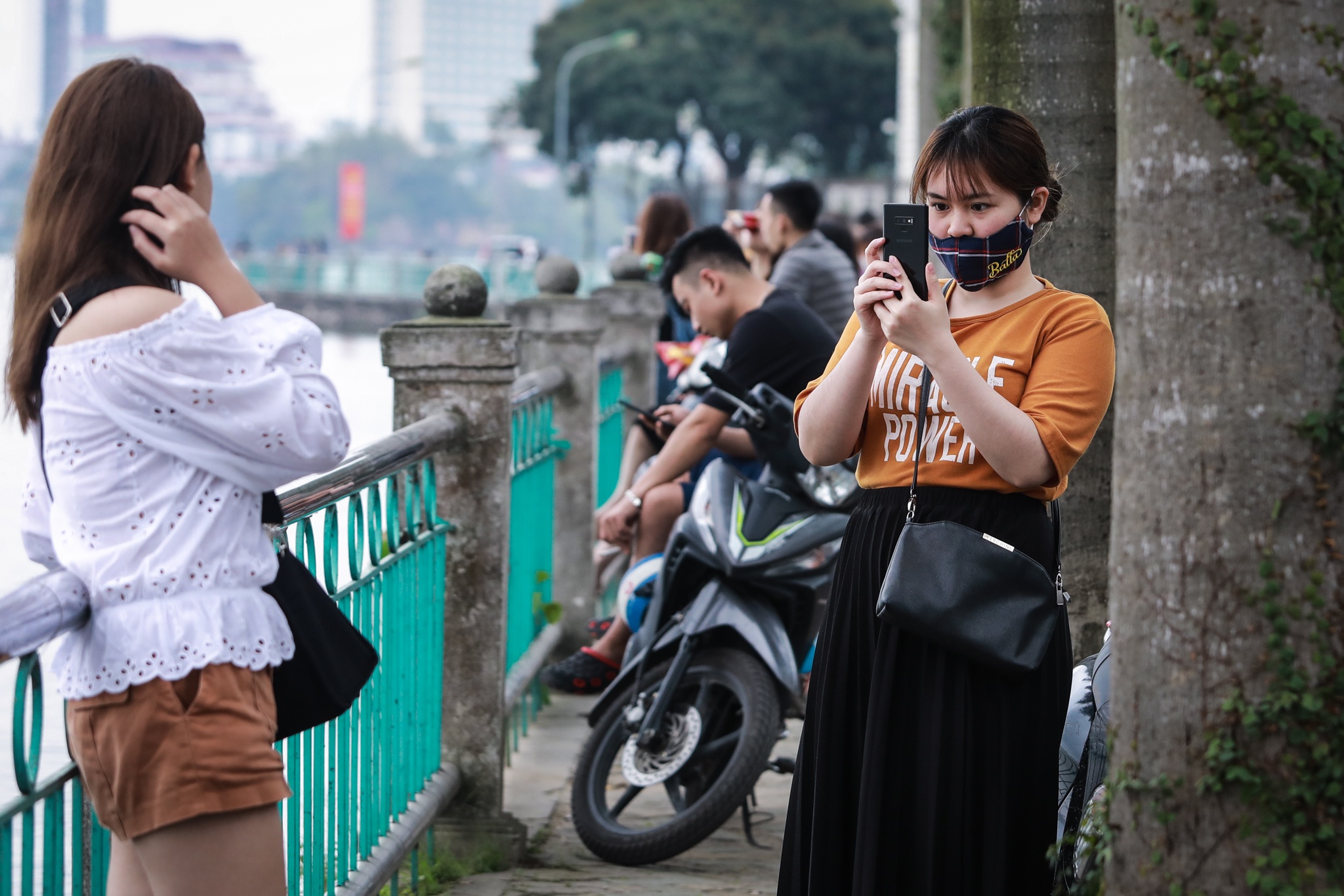 Nhieu cap doi chon ho Tay la diem hong gio giua dich benh anh 3