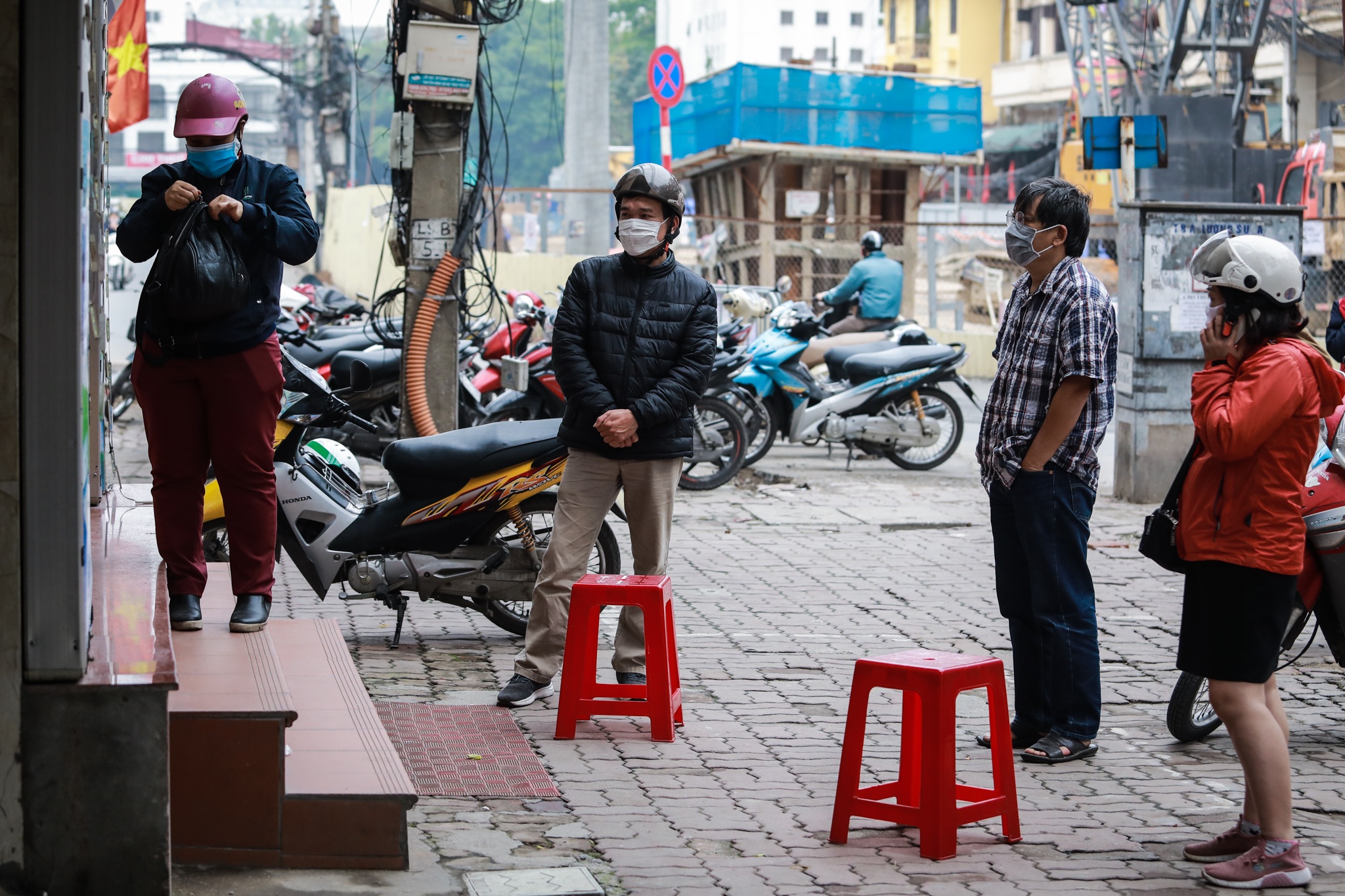 Muon kieu chong nhiem Covid-19 tai nha thuoc anh 5