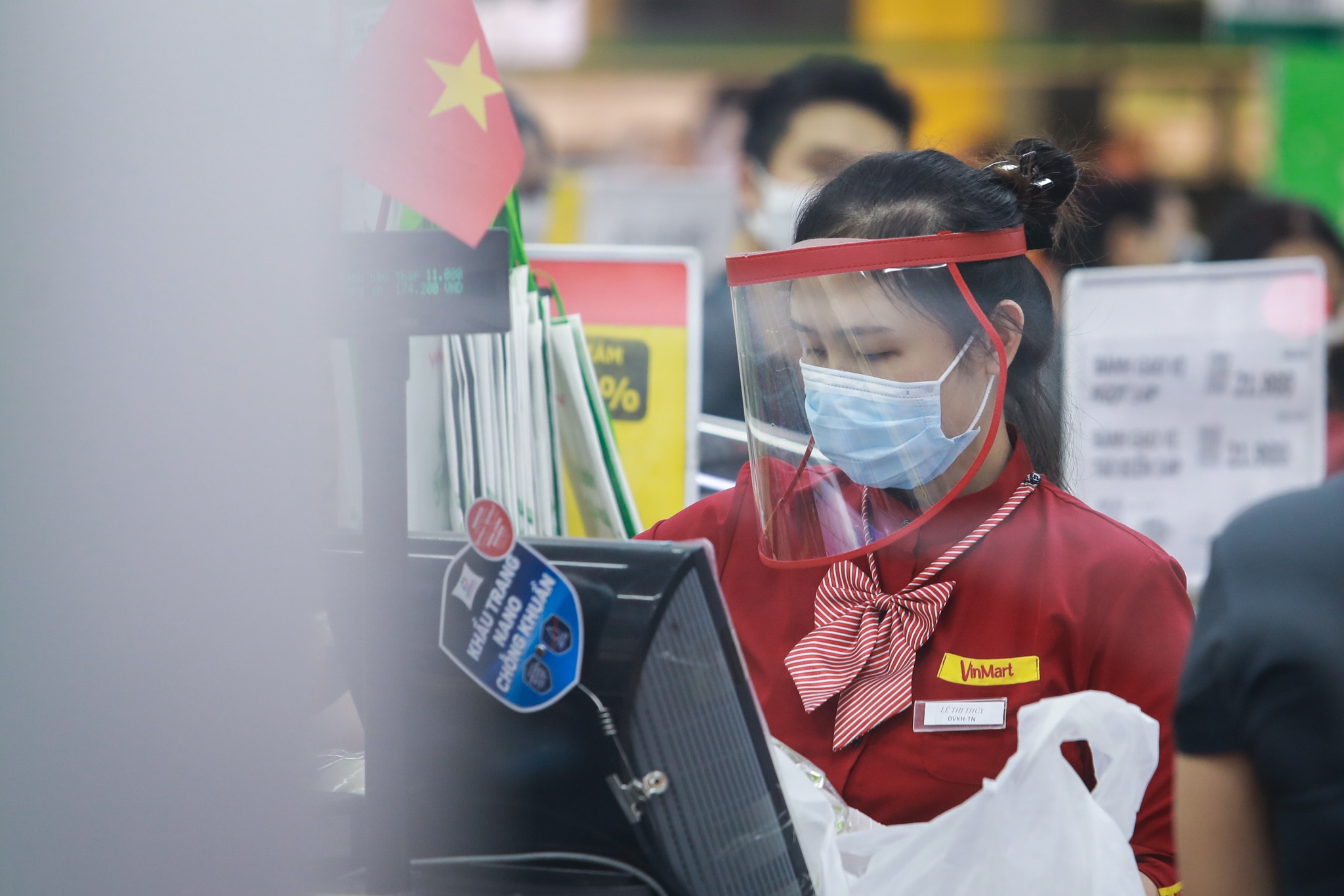 Mũ chống giọt bắn lên ngôi thời Covid-19 ảnh 10 Mu chong giot ban len ngoi thoi Covid-19 anh 10