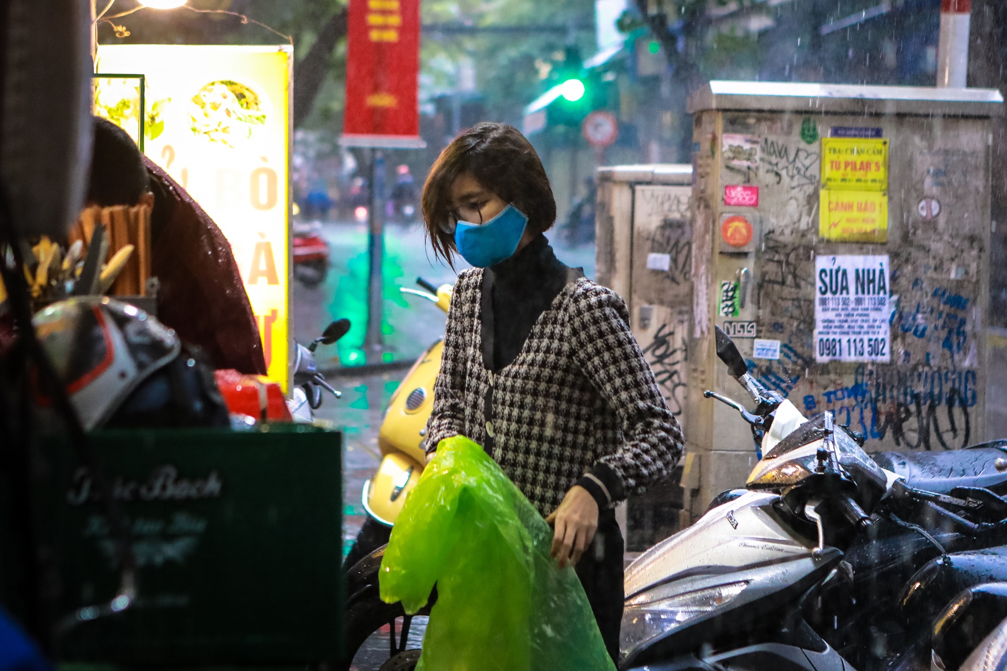 Nguoi Ha Noi doi mua di an pho anh 7