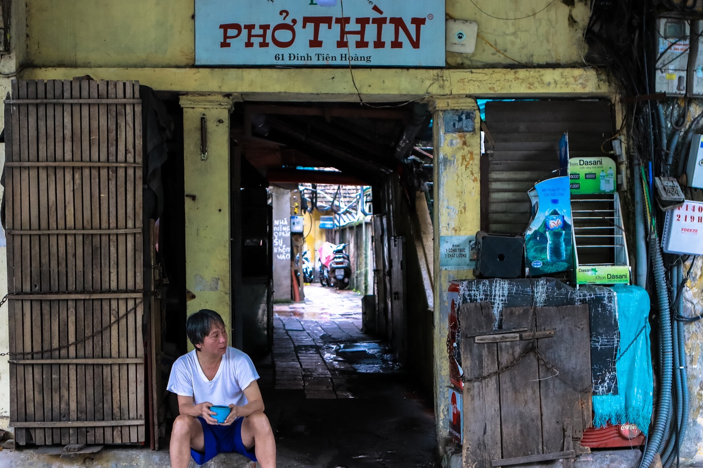 Nhieu hang pho noi tieng Ha Noi van dong cua hinh anh