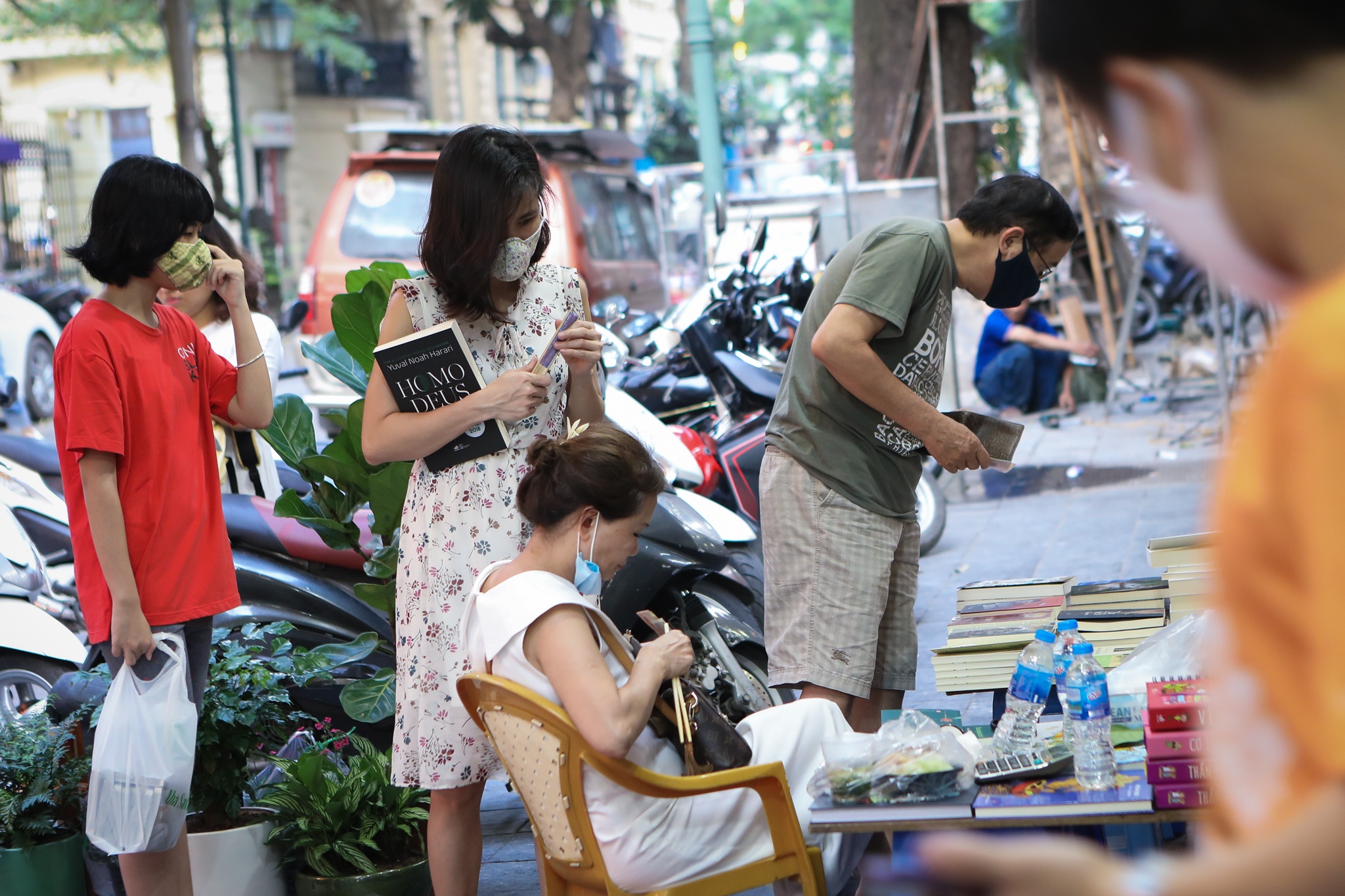 Pho sach Ha Noi anh 16