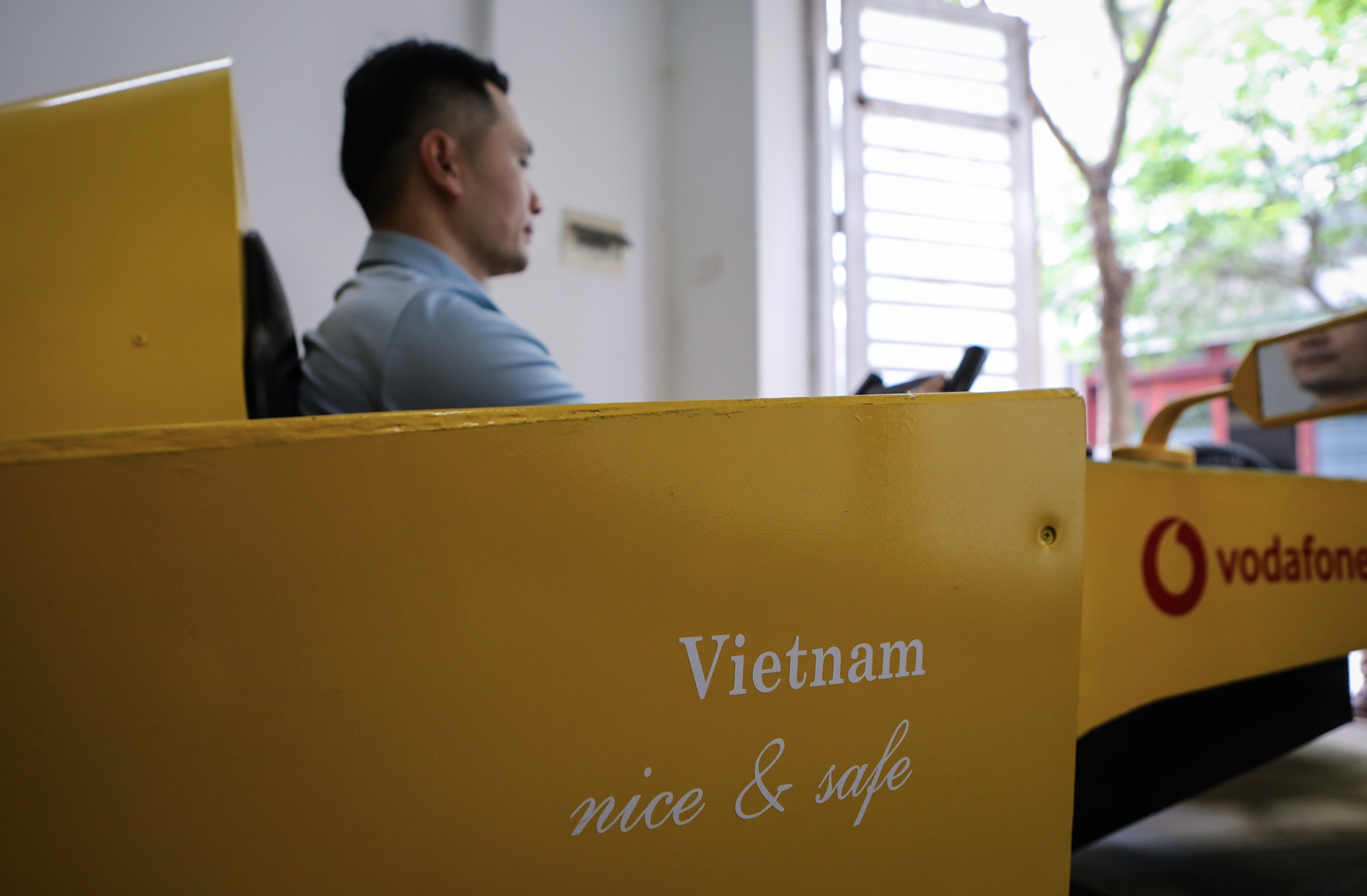 Tự làm xe đua F1 trong 2 tuần cách ly xã hội để đấu giá ảnh 9 Tu lam xe dua F1 trong 2 tuan cach ly xa hoi de dau gia anh 9