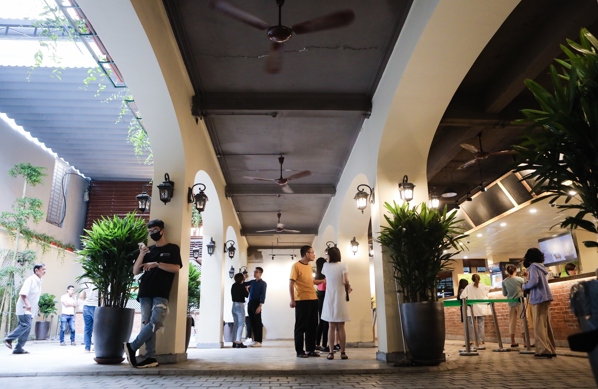 kem Trang Tien thay doi dien mao anh 8