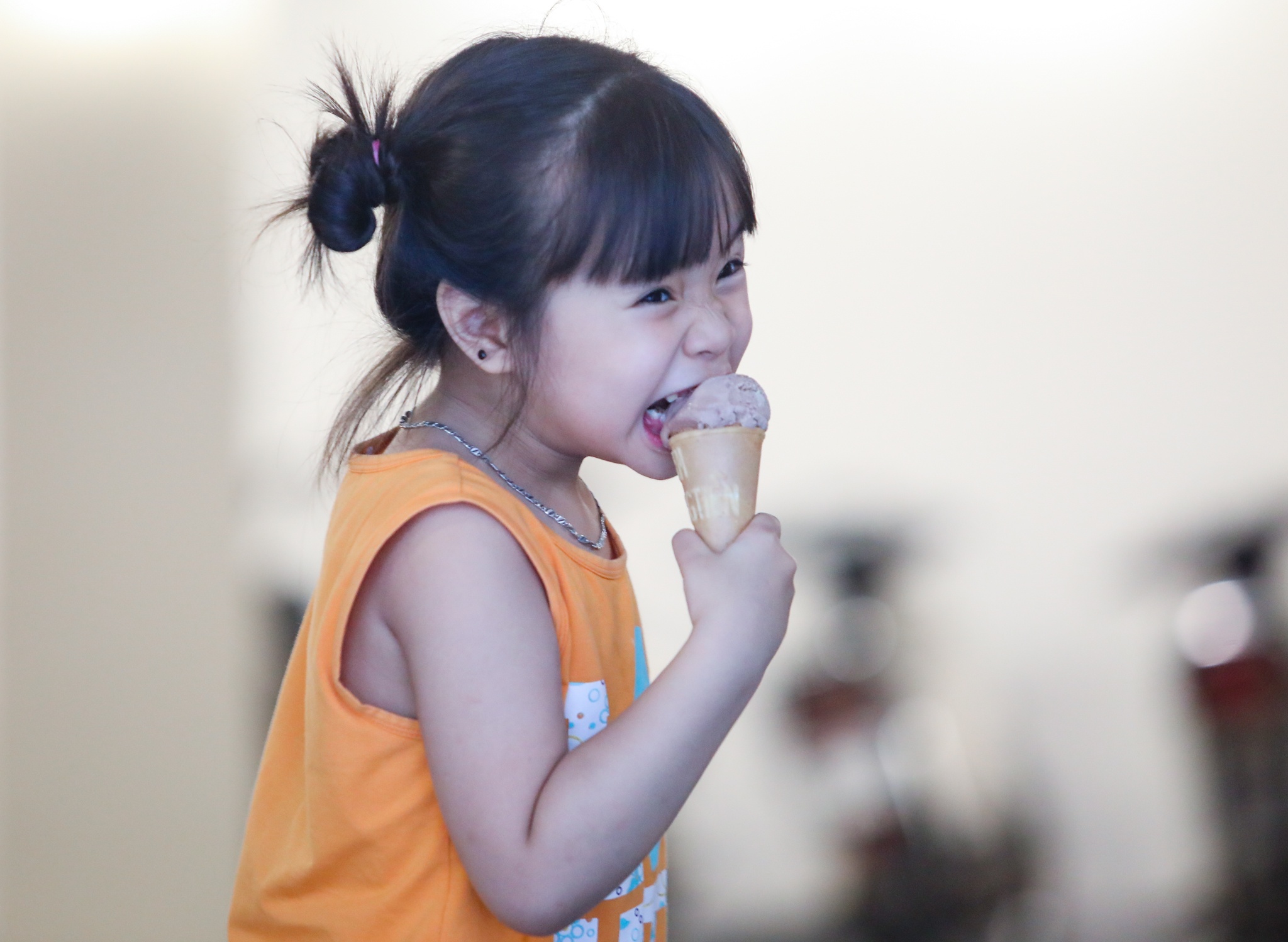 Hieu kem Trang Tien thay doi dien mao voi 10 ty dong hinh anh